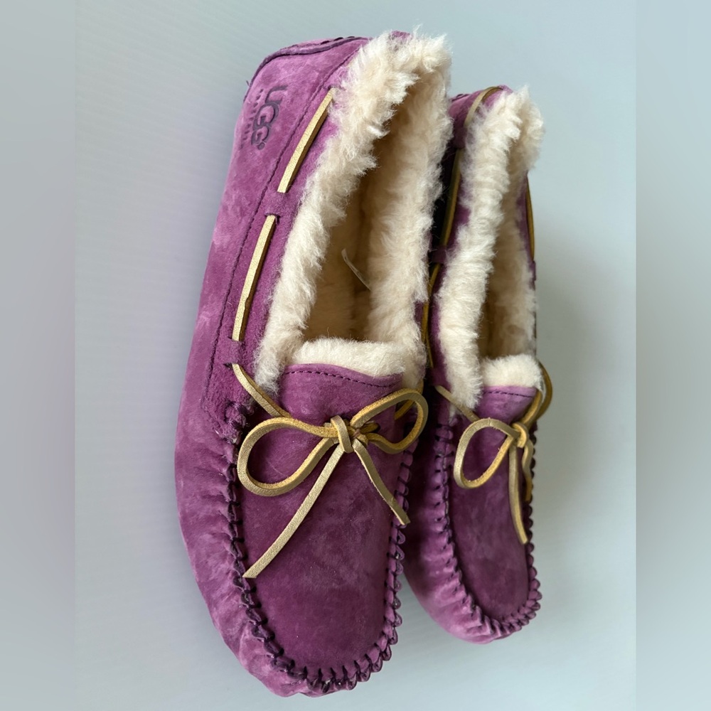 9 New UGG Dakota Moccasin Shoes